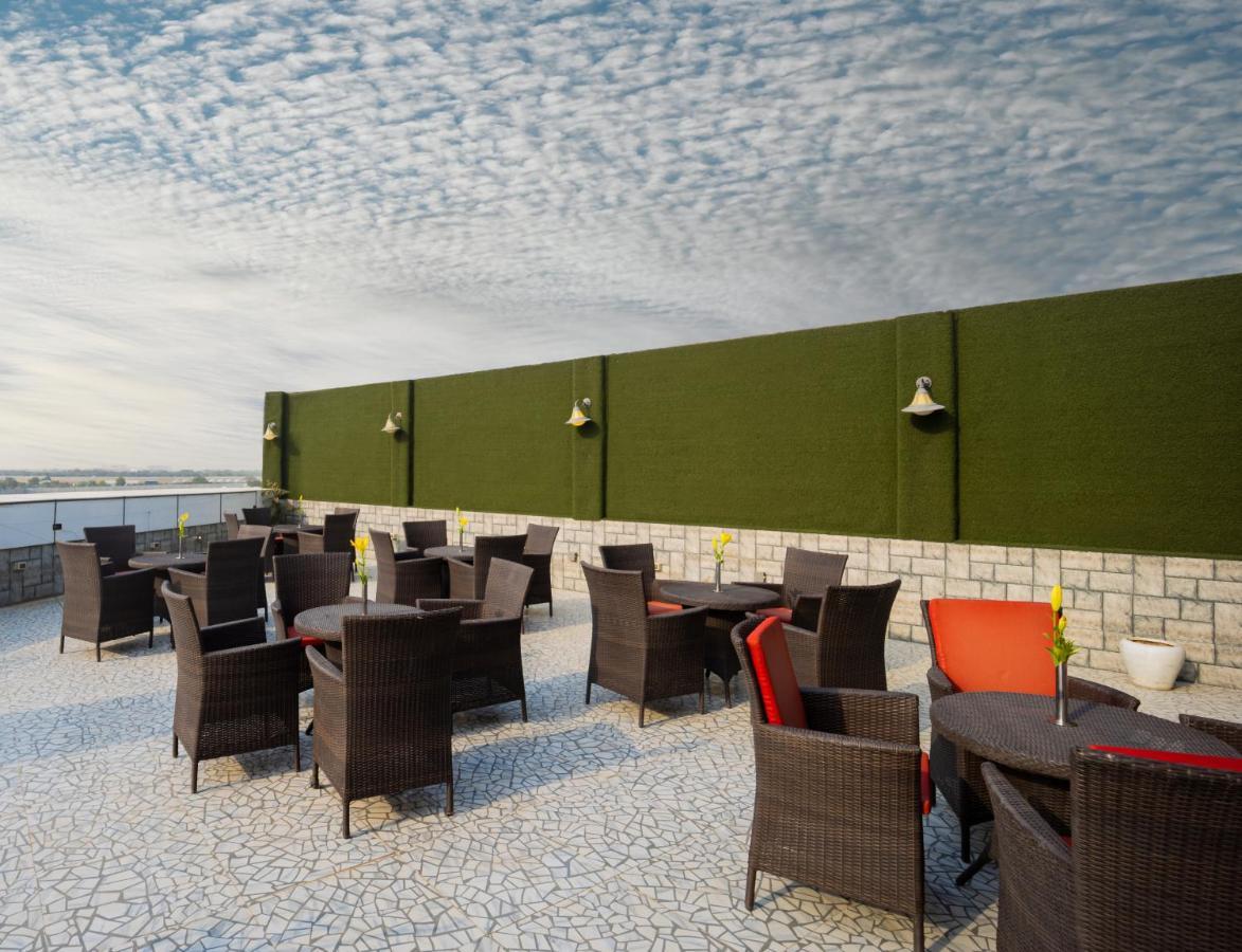Hotel Shanti Palace Mahipalpur New Delhi Extérieur photo