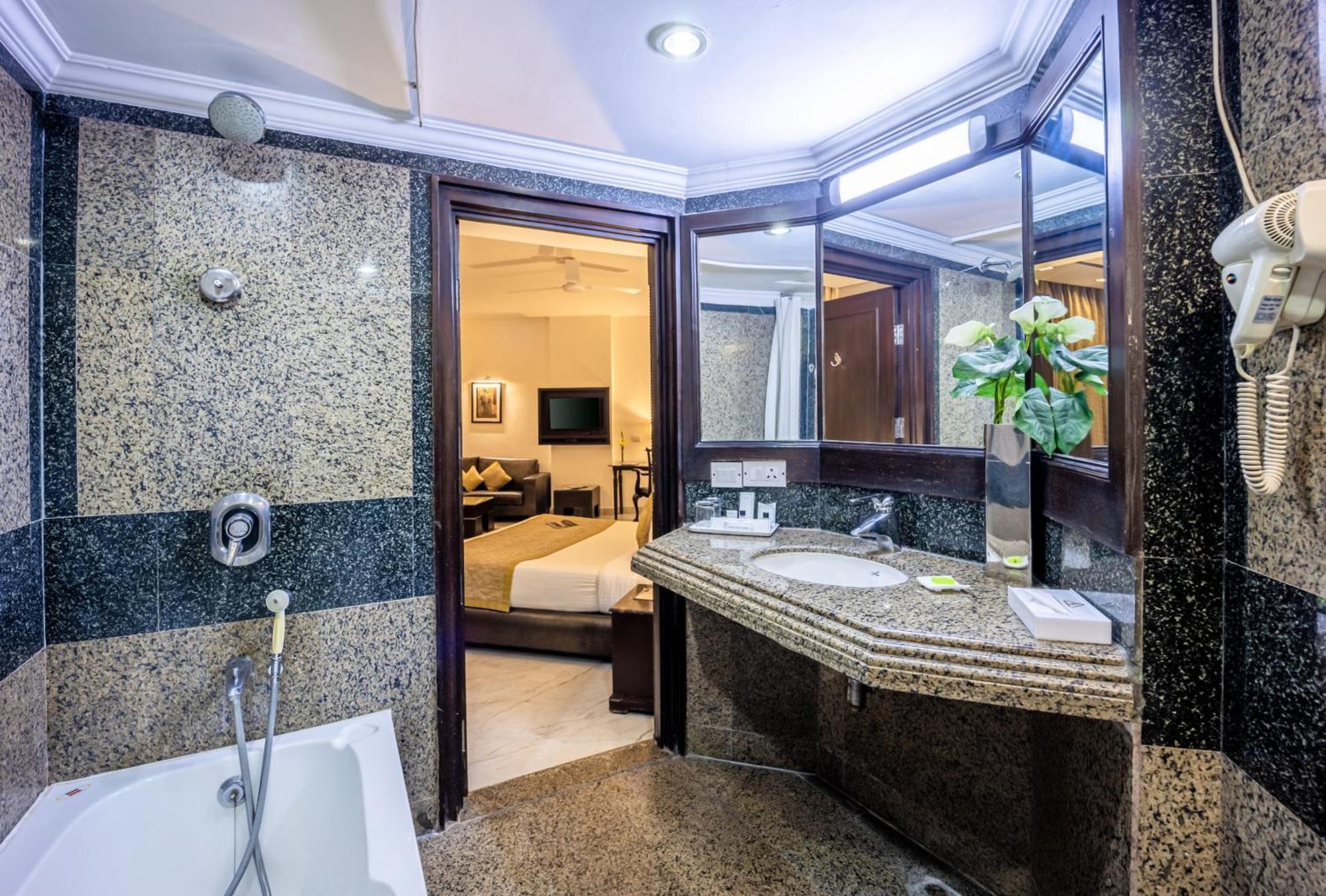 Hotel Shanti Palace Mahipalpur New Delhi Extérieur photo